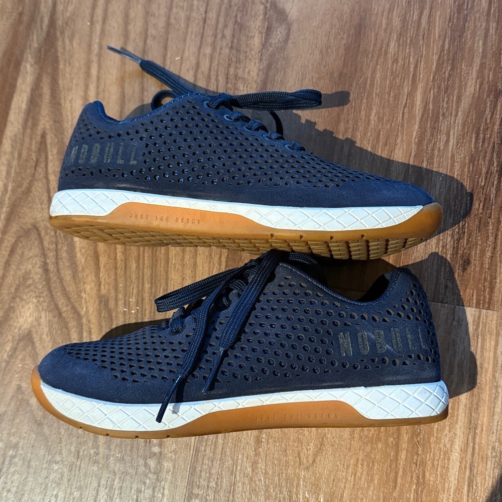 Women’s No Bull Sneakers 5.5 - Picture 2 of 8